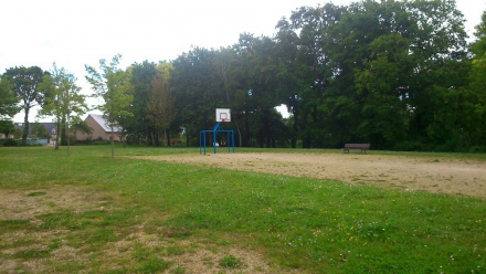 Terrain de basket square kernec.jpg